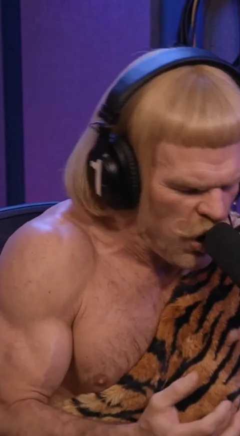 Grog at the microphone